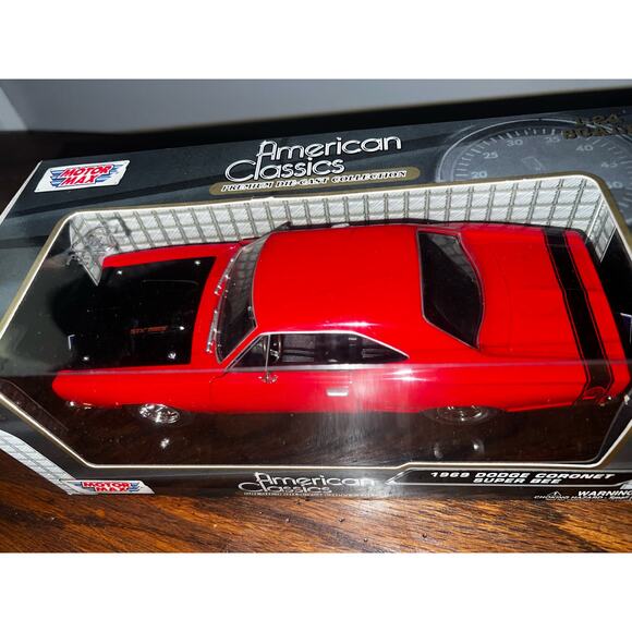 1969 DODGE CORONET SUPER BEE 1:24 Scale Diecast Car Motor Max RED New in box - Picture 3 of 6